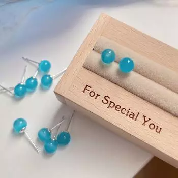 Серьги с синим сапфиром и серебряной иглой — элегантный, простой дизайн для повседневного ношения