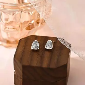 Серьги с трапециевидными бриллиантами, легкие, роскошные, высокого класса, полностью бриллиантовые, нишевый дизайн, изысканный, темперамент, универсальный