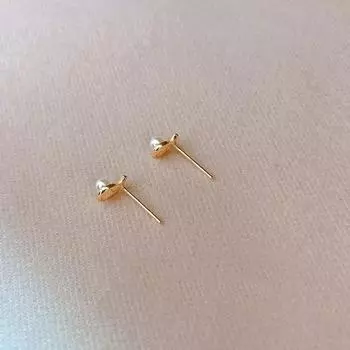 Серьги с жемчугом, маленькие, перекрещенные, новогодние, модные серьги, нишевый дизайн, чувство роскоши высокого класса