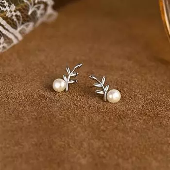 Серьги с жемчугом в форме листа, легкие, роскошные, высококачественные и универсальные, осенне-зимний стиль, повседневные, новый стиль для женщин