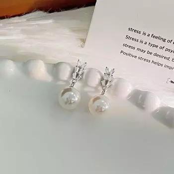 Серьги с жемчугом в форме V-образных колосьев пшеницы, инкрустированные бриллиантами. Легкий роскошный темперамент. Модные романтические серьги высокого класса.