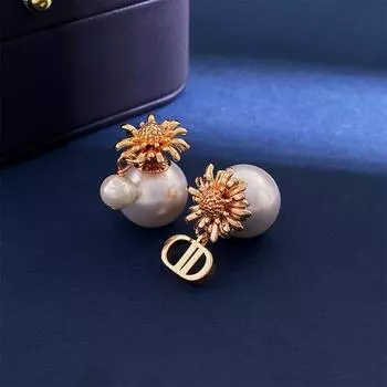 Серьги с жемчугом, женские, французский темперамент, трехмерный цветок, маленькая маргаритка, универсальные модные серьги-гвоздики с буквами Cd розового золота