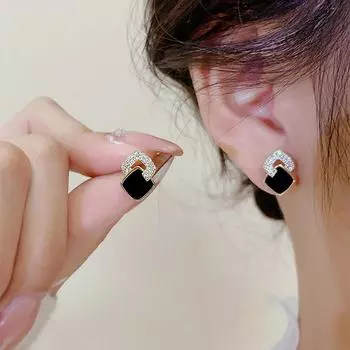 Серьги с золотым цирконием создают атмосферу изысканности и универсальности. Милые серьги для женщин. One Size чёрный