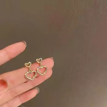 Серьги-сердечки из серебра 925 пробы с бриллиантами - простые модные серьги в корейском стиле Heart earrings