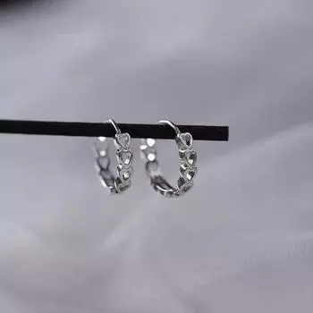 Серьги-сердечки в новом стиле для женщин 2025 года — модный, милый и универсальный дизайн null