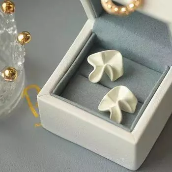 Серьги-складки нового дизайна Sense с нерегулярной геометрической формой, женские молочно-белые персонализированные украшения для ушей.