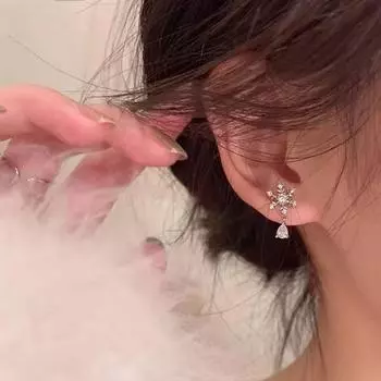 Серьги-снежинки, клипсы без отверстий, серьги-клипсы в форме снега, инкрустированные стразами, без пирсинга, индивидуальные серьги