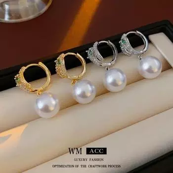 Серьги со знаком зодиака «Змея» и позолоченным цирконием и жемчугом — элегантный, модный, высококачественный дизайн для легкой роскоши и повседневного ношения. Earrings-Silver серебряный