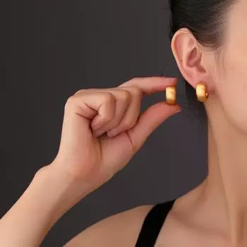 Серьги-украшения Candy brushed craft, премиальное чувство, для поездок в холодную погоду, универсальное, с широким краем, утолщенное, простое кольцо, застежка на ухо