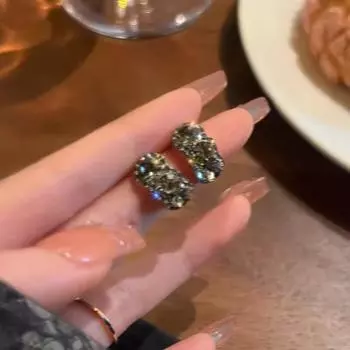 Серьги в форме буквы «C» из серебра 925 пробы с черным и белым цирконием — изысканный, роскошный и универсальный дизайн золотой