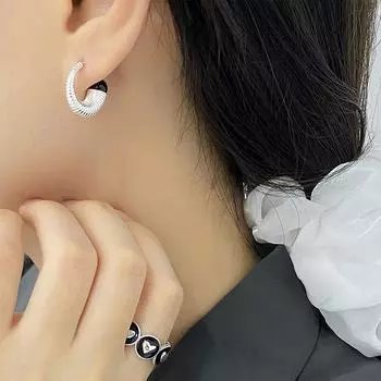 Серьги в форме буквы С из черного оникса с резьбой Холодный стиль Персонализированные серьги Модные Персонализированные серьги Новый стиль