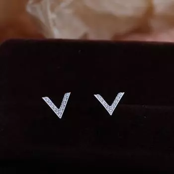 Серьги в форме буквы V для женщин, легкие роскошные серьги, нишевая корейская версия, простые, модные, универсальные, высококачественные серьги с бриллиантами