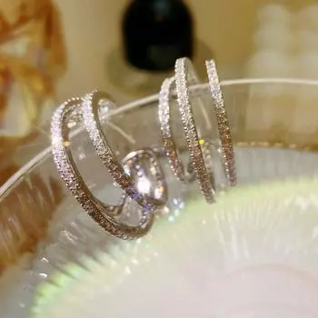 Серьги в форме дуги C-образной формы, простые ретро-серьги с тремя слоями геометрической формы и бриллиантами, темперамент, продвинутое чувство роскоши, ювелирные изделия, джокер