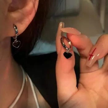Серьги в форме сердца в стиле ретро черного цвета для женщин и девочек, полые серьги-кольца в форме сердца, ювелирные аксессуары ONESIZE