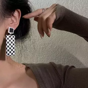 Серьги в клетку в черном и белом корейском стиле, серьги-гвоздики, женские серьги-подвески белый/чёрный