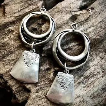 Серьги в стиле ретро с многослойными кольцами и геометрической формой серебряный