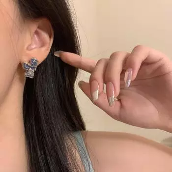 Серьги в стиле ретро с нерегулярным синим сердцем из серебра 925 пробы — модный дизайн в контрастных тонах Irregular heart