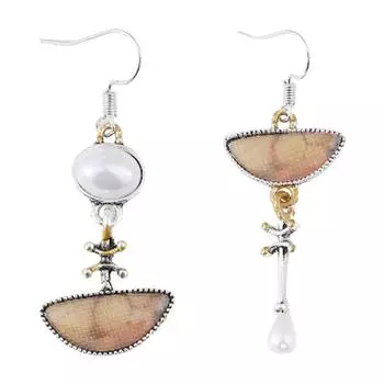 Серьги в стиле ретро в стиле литературы и искусства. Асимметричные серьги в стиле искусства. Fashion Sense.