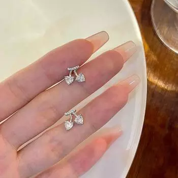 Серьги в виде вишни. Маленькие и нежные серьги в виде фруктов в стиле фэн. Милые студенческие серьги в новогоднем стиле.