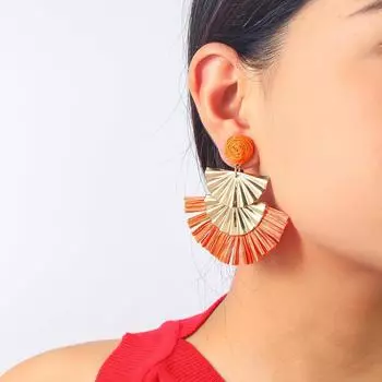 Серьги-веера из рафии в европейском и американском стиле с металлическими листочками — аксессуар для волос ручной работы. жёлтый