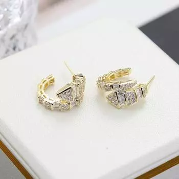 Серьги-змеи из циркония, эксклюзивный дизайн, серьги с нишевым темпераментом, женские французские легкие роскошные простые серьги-гвоздики оптом