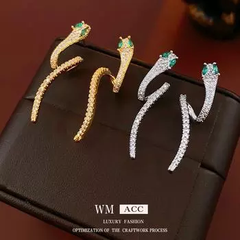Серьги-змеи из позолоченного серебра с цирконом – роскошный, шикарный и универсальный модный аксессуар Silver Needle золотой