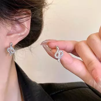 Серьги-змеи из серебра 925 пробы: Уникальный легкий роскошный дизайн с микроинкрустацией бриллиантами. A1365 серебряный
