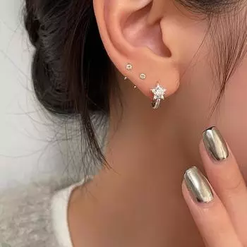 Серьги-звездочки из серебра 925 пробы, женские изысканные серьги из циркония высокого класса, простые и модные, новые застежки-пряжки A pair of 925 silver needle
