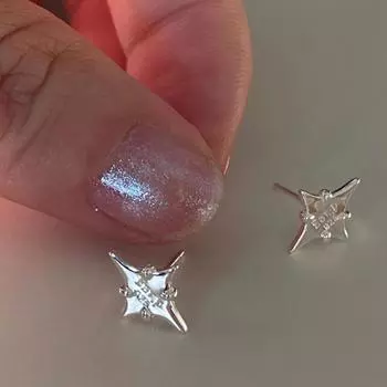 Серьги-звезды для женщин с высококачественным и холодным нишевым дизайном Серьги Love Новые модные серьги Лето