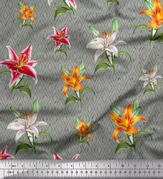Серая японская креп-атласная ткань Soimoi, цветочный декор с бриллиантами и лилиями, ткань с принтом, 42 дюйма 42 Inch Wide - Poly Crepe серый