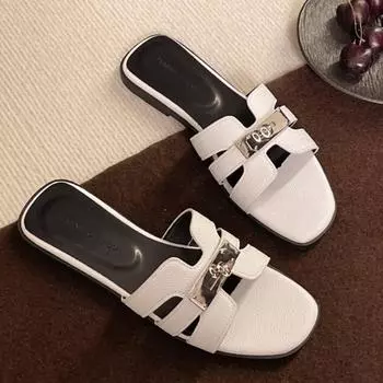 Серебристые сандалии с золотой пряжкой для женщин, ретро шлепанцы с открытым носком на плоской подошве, идеально подходят для летней прогулки и пляжа 35 белый