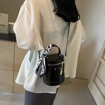 Серебряная простая маленькая сумка женская летняя 2024 новая портативная цилиндрическая сумка модная иностранная универсальная фактурная сумка-мессенджер бежевый