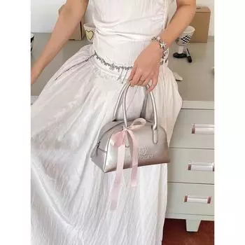 Серебряная стильная сумка Boston Tote 2024 года, новая большая вместимость, милая и классная сумка Spice Girl через плечо для боулинга серебряный