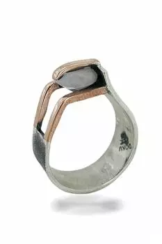 Серебряное кольцо ручной работы с розовым кварцем 925 пробы