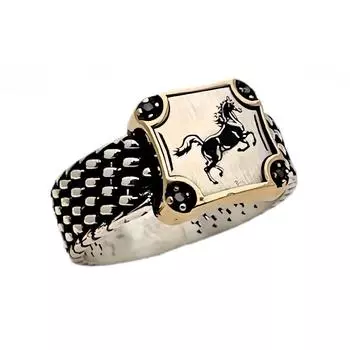 Серебряное кольцо с камнем цирконом и фигуркой лошади 240053207G11Y