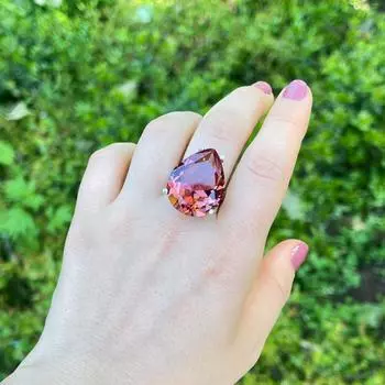 Серебряное кольцо с ослепительным зултанитовым камнем, меняющим цвет, - Изысканные украшения для стиля и элегантности - Серебряное кольцо с большим зултанитовым камнем