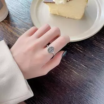 Серебряное кольцо с полосатым крестом