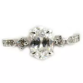 Серебряное кольцо Скарлетт белое