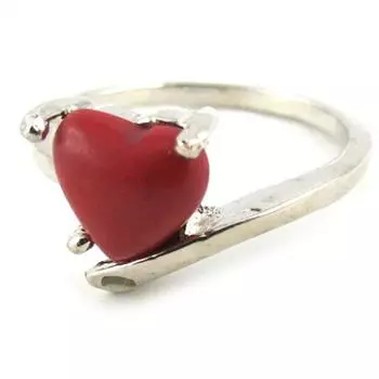 Серебряное красное кольцо Love