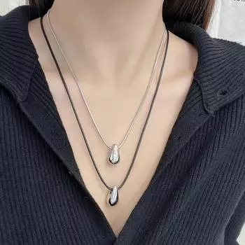 Серебряное минималистичное ожерелье из глянцевого металла с каплями воды и черной кожей — аксессуар для девочек на осень Square Pearl Chain Teardrop Long Necklace