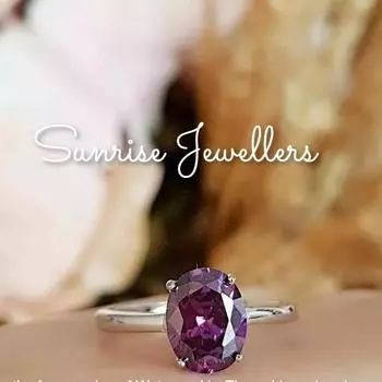 Серебряное обручальное кольцо с натуральным аметистом и белым золотом 5 Us фиолетовый
