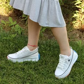 Серебряные блестящие женские кроссовки