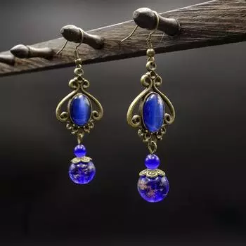 Бронзовые серьги со стеклянными подвесками красный