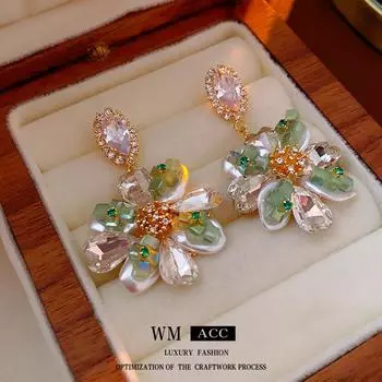 Серебряные иглы в комплекте с бриллиантовыми цветочными серьгами Свежие и универсальные серьги