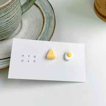 Серебряные игольчатые асимметричные серьги в форме яйца и сыра - ювелирные изделия из смолы