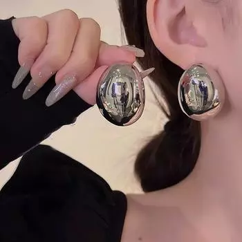Серебряные полукруглые глянцевые привлекательные крупные пусеты Доступная роскошь Фантазийные серьги 2024 Новое поступление Самые продаваемые винтажные серьги Женские A491 silver exaggerated large earrings