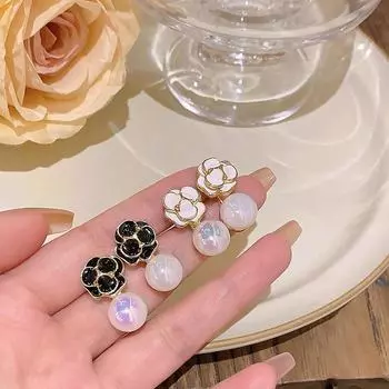 Серебряные серьги-камелии S925: Роскошный дизайн ниши с жемчугом. A1167 белый