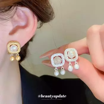 Серебряные серьги с игольчатым жемчугом и квадратным узором – стильные, универсальные, легкие и роскошные для женщин, путешествующих на работу square pearl earrings золотой