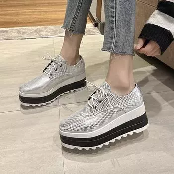 Серебряные женские туфли-броги из искусственной кожи, большие размеры, туфли на плоской платформе с носом Suqare, женские повседневные туфли на шнуровке, увеличивающие рост, размер 43 35