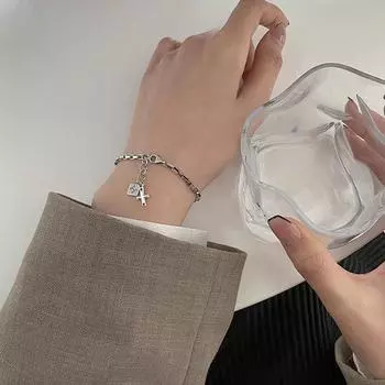 Серебряный браслет S925, персонализированный квадратный браслет с буквой H, женский крест с кисточкой, ювелирные изделия для рук Bestie, тренд INS